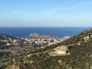 Appartement confortable avec vue sur le port