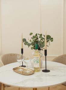 NEW Downtown Apt w Breakfast&Parking Option