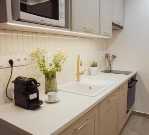 NEW Downtown Apt w Breakfast&Parking Option