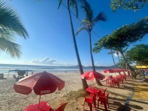 Apt 4min to Beach with AC, Pool, Sauna & BBQ