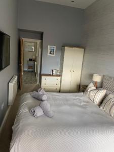 Stylish Tenby Apartment, Great Location, Parking