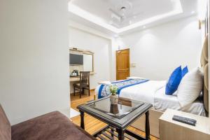 Hotel Garden View - Near Karol Bagh Metro Station and Gaffar Market