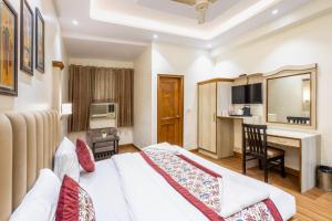 Hotel Garden View - Near Karol Bagh Metro Station and Gaffar Market