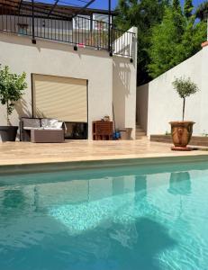 La corniche familiale - magnifique maison avec jardin et piscine à deux pas de la plage