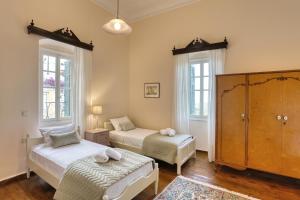 The Cretan Manor