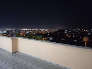 Hilltop Haven Cityview