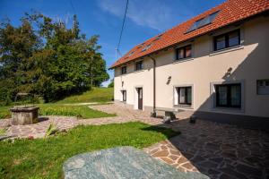 Studio Für 4 Personen Ca 106 M Sup2 In Gozd, Krain Innerkrain