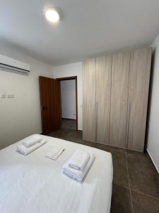 Penthouse Bliss Bright Stylish - by HostMT