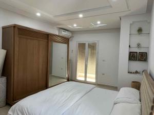 Cozy apartment by the cost