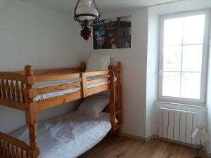 Appartement dans MAISON de caractère avec jardin et piscine