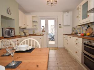 2 bed property in Appledore DOLPH