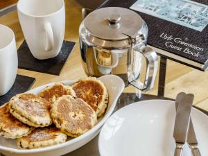 2 bed in Brecon BN100