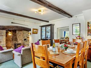 4 Bed in Hartland HACOT