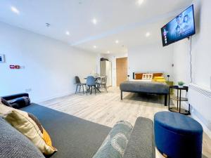 Cozy Studio Flat with FREE WiFi in Islington near Upper Street, Highbury & Angel Station by NourNest Apartments