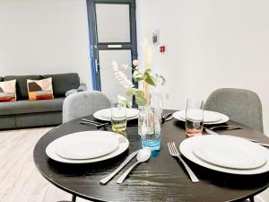 Cozy Studio Flat with FREE WiFi in Islington near Upper Street, Highbury & Angel Station by NourNest Apartments