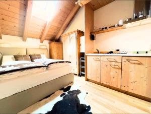 One-Bedroom Apartment with Balcony