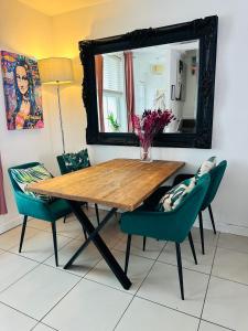 PopHaus Glam Pad - Central Brighton by the Station
