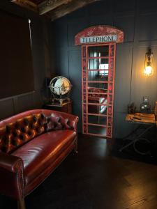 Crimson Hollow with private hot tub