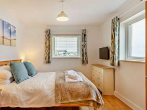 2 Bed in Newquay 73960
