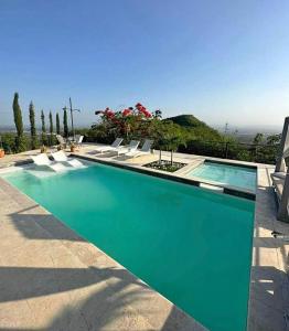 Emmanuel villas luxury