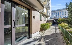 Quiet Epicenter of Warsaw by Solarento