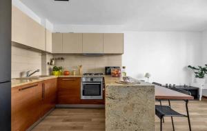 Quiet Epicenter of Warsaw by Solarento