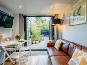 1 Bed in Highcliffe 90444