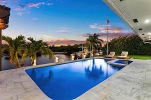 Waterfront Boat Slip Walk to Beach Updated - 4hvězdičkové hotely ve městě Boynton Beach