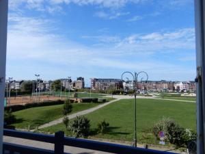 Maisons d'hotes Chambre CAPRICES DE PLAGE lit King Size Balneo Vue degagee a Mers les Bains 300 m plage petit dejeuner servi en chambre en option : photos des chambres