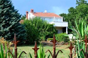 Apartments Ari i Segi