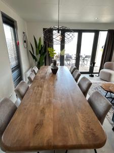 Beach villa at the IJsselmeer 8p