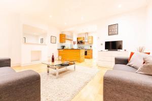 Prime Location in Farringdon Large One Bedroom Flat