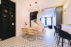 Elégante maison amiénoise - proche gare, home-cinéma, 3 chambres doubles, 1 chambre familiale avec jacuzzi privatif - La Maison Des Petits Sablon