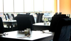 Hotel Gunawangsa MERR