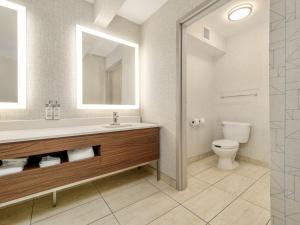 Holiday Inn Express & Suites Medicine Hat by IHG
