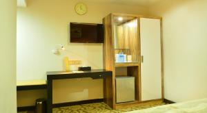 Pearl City Hotel
