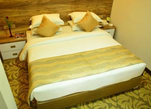 Pearl City Hotel