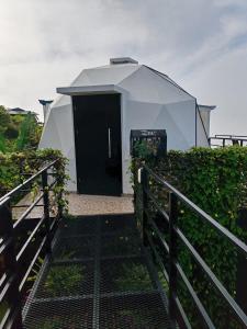 Sunrise Hill Glamping