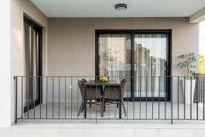 Time&Joy apartment with private pool