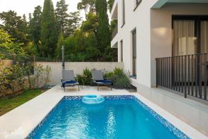 Time&Joy apartment with private pool