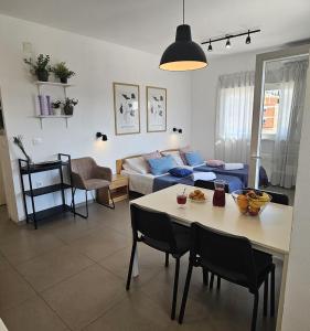 Brodarica Apartment Near the Beach for 4