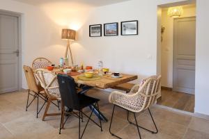 Villas Villa de Charme avec Piscine, Marseille : photos des chambres