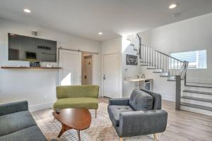 Amazing Spacious Home in AA Steps to Big House