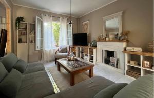 Lovely Home In Pont-Saint-Esprit