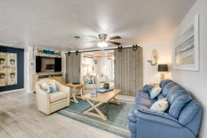 2 Mi to Manasota Key Beach Home with Yard