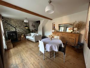 Maisons de vacances Maison entre mer et montagne : photos des chambres