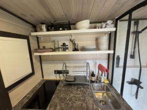 Melnā kalna kamene, sauna iekļauta cenā