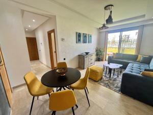 Appartement Agadir Bay , 3 chambres, piscine et jardin