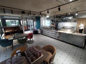 Turquoise Sunrise Apartment