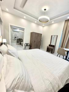 New luxury studio with distinctive furniture For non-smokers